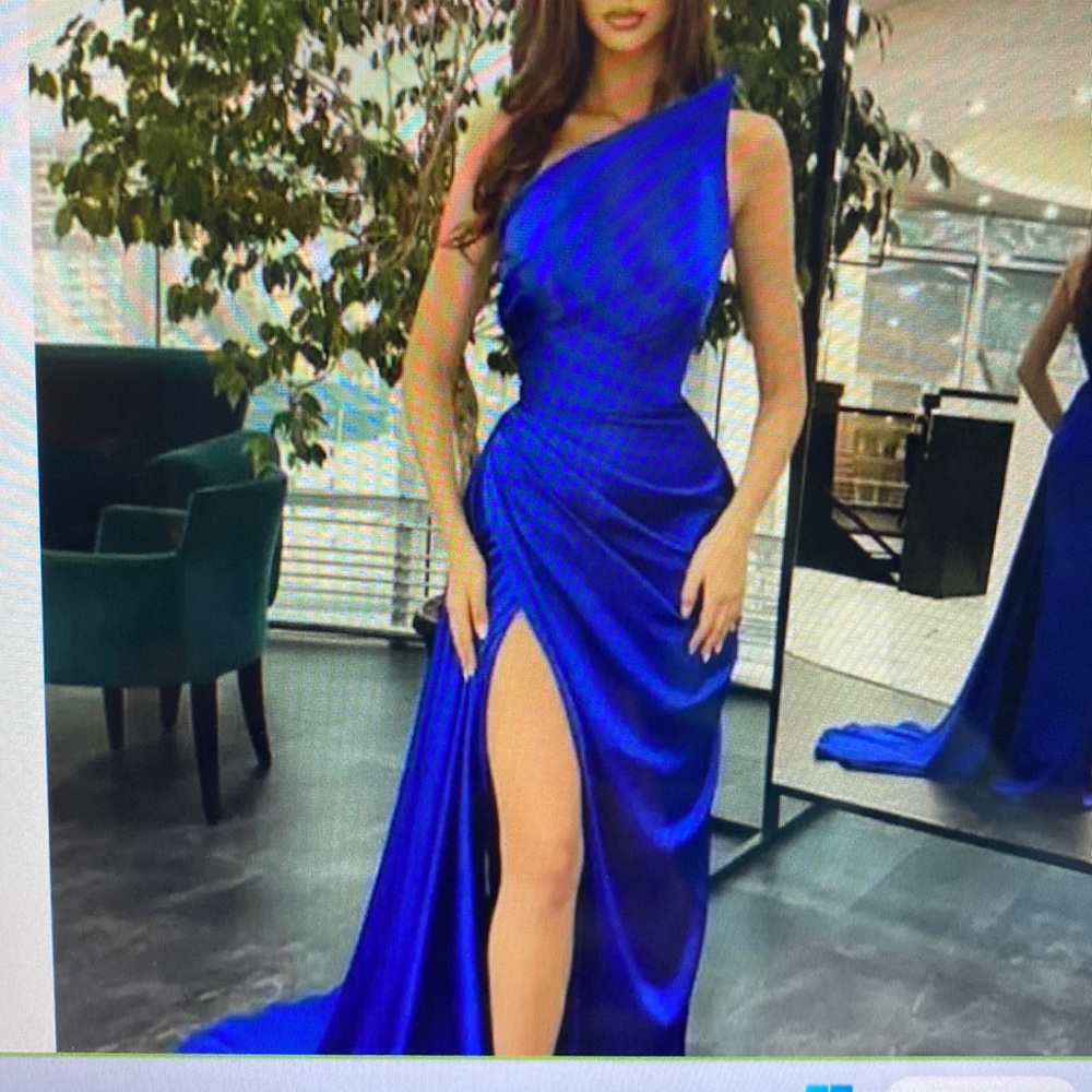 Evening dress/ prom/wedding